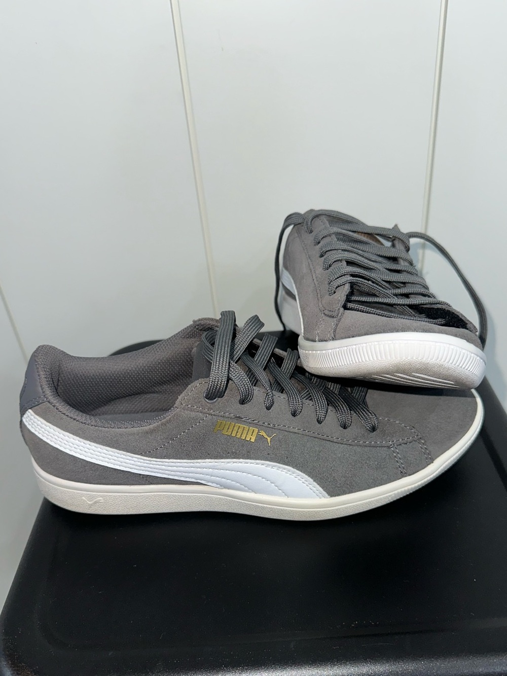 Puma Men's Gray and White Suede Low-Top Sneakers